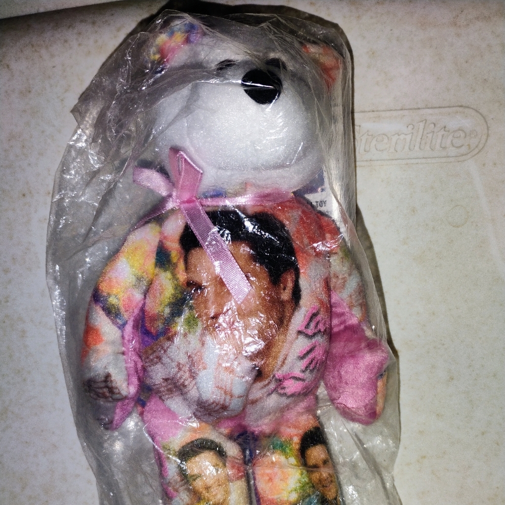 Gallery Treasures "Love Me Tender" Elvis Print Teddy Bear. Limited Edition. 2004